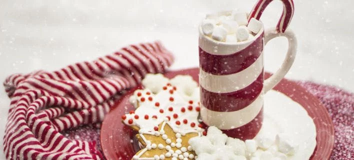 Με αυτούς τους δέκα τρόπους δεν θα πάρετε κιλά τα Χριστούγεννα